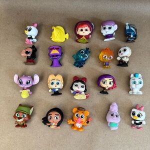 Set of 20 Assorted Disney Doorables.